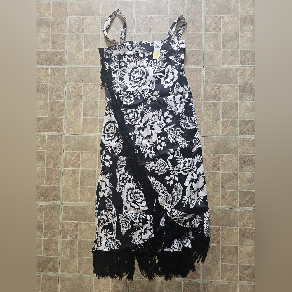 FARM Rio Black and Cream Floral Midi Dress - Picture 5 of 8